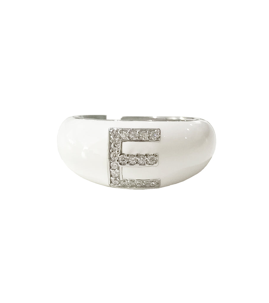 Letter E White Enamel Adjustable Ring خاتم قابل للتعديل مزيّن بمعدن المينا أبيض وزركون حرف أجنبي E