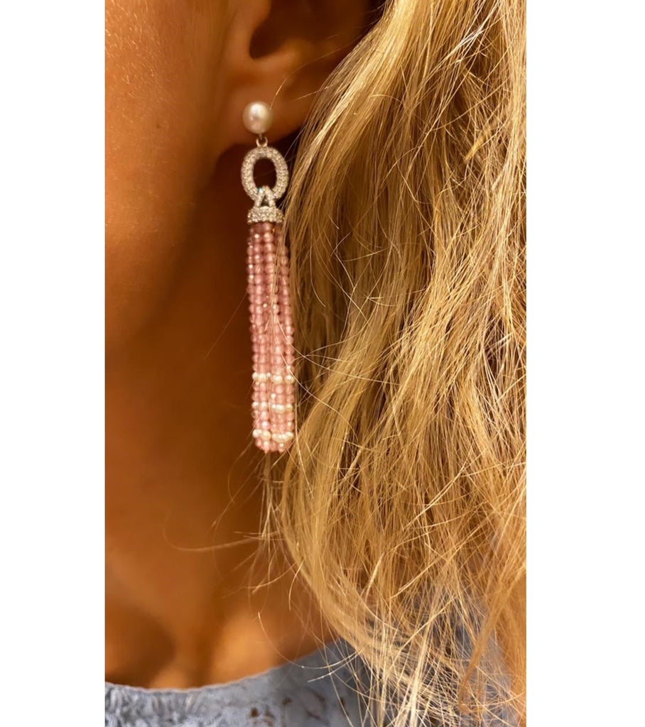 Pink Tassel Earring أقراط متدلّية بشرّابات لؤلؤ ورديّة
