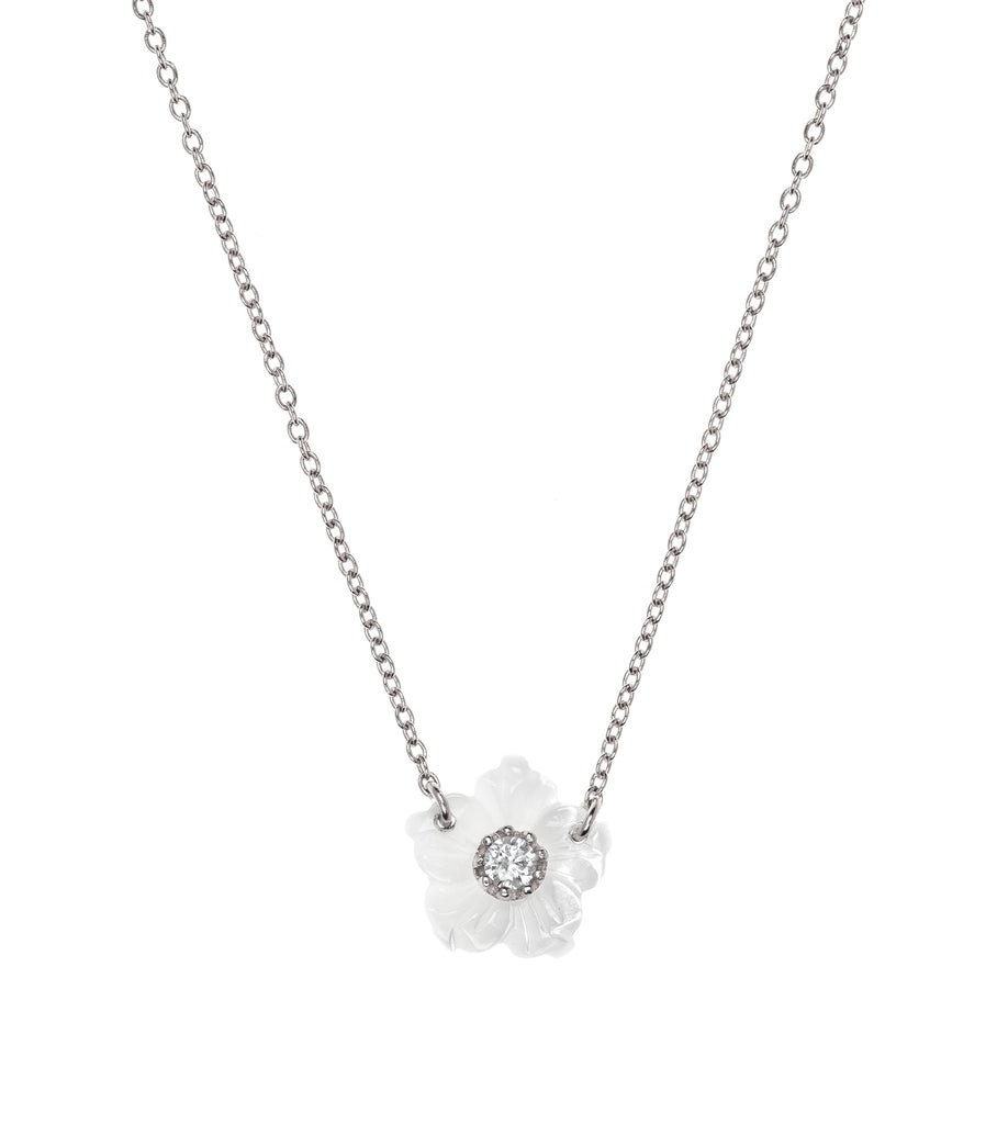 Flower White Necklace قلادة مع دلاية على شكل وردة بيضاء