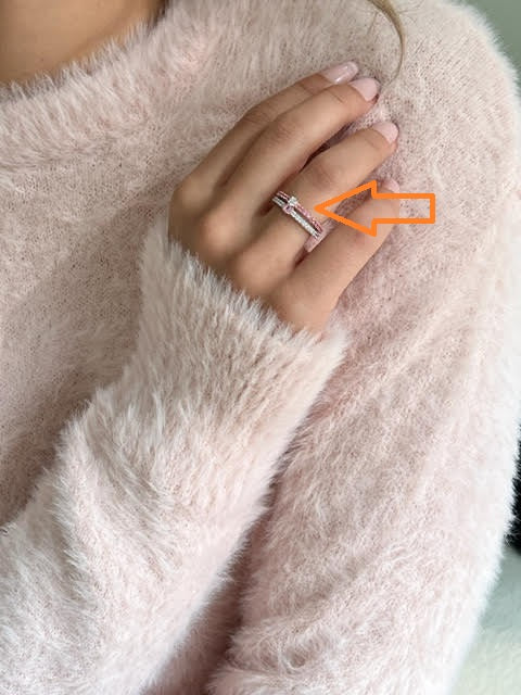 Ring Pink Zircon R2738 خاتم مرصع بأحجار زركون ورديّة وفصّ شفاف